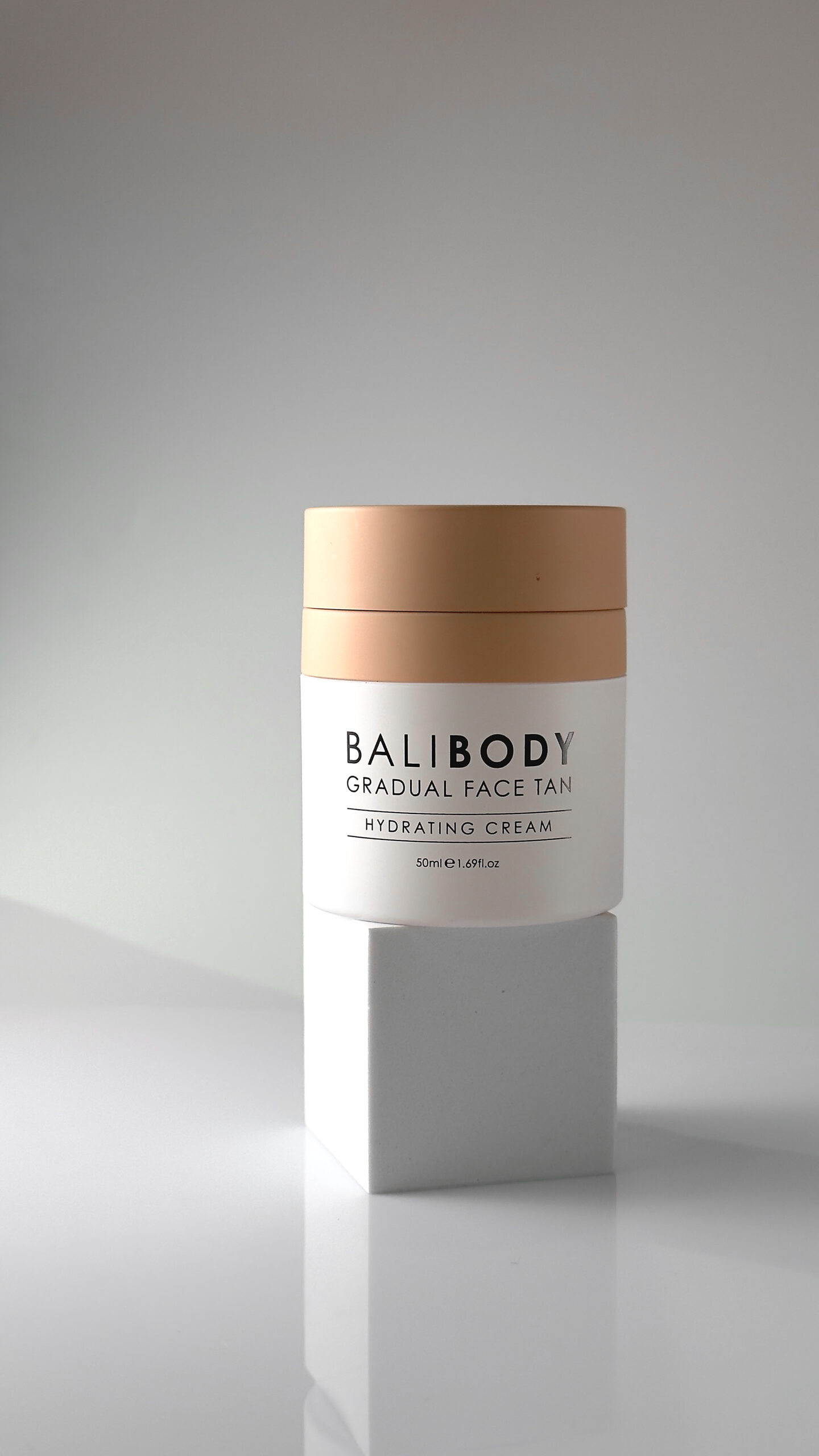 Gradual Face Tan  Зволожуючий крем для обличчя з поступовим ефектом засмаги